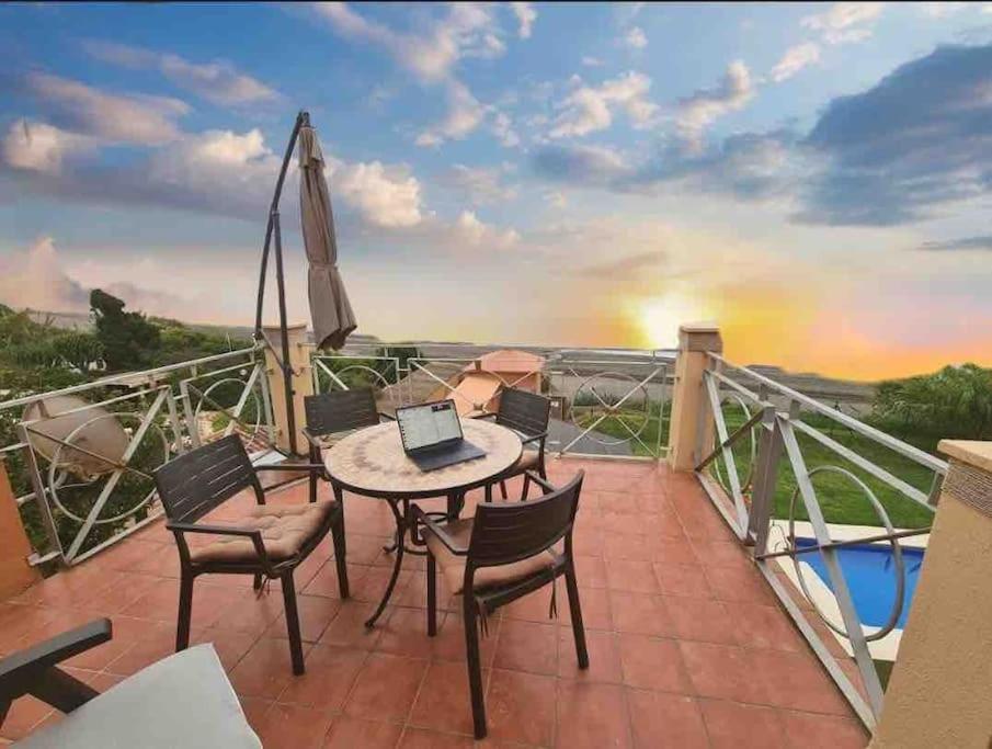 Exclusive Beachfront Penthouse 阿尔马亚特阿尔托 外观 照片