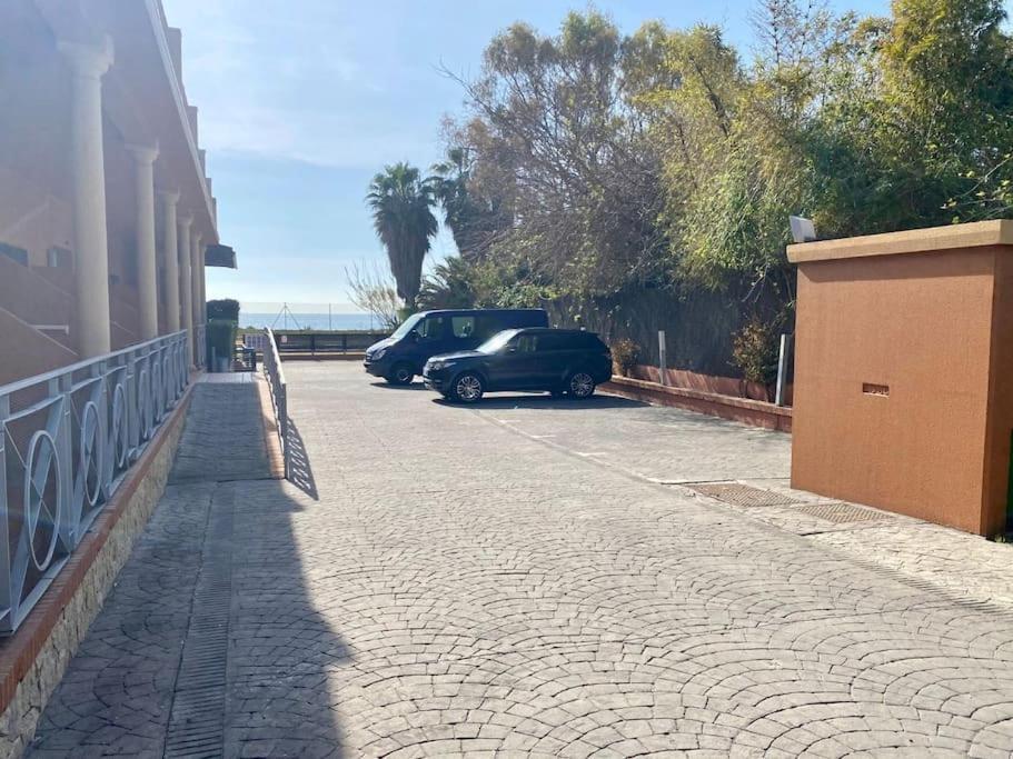Exclusive Beachfront Penthouse 阿尔马亚特阿尔托 外观 照片