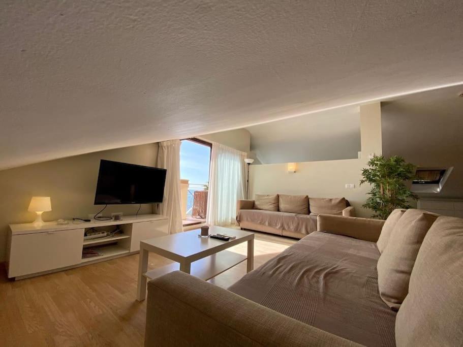 Exclusive Beachfront Penthouse 阿尔马亚特阿尔托 外观 照片