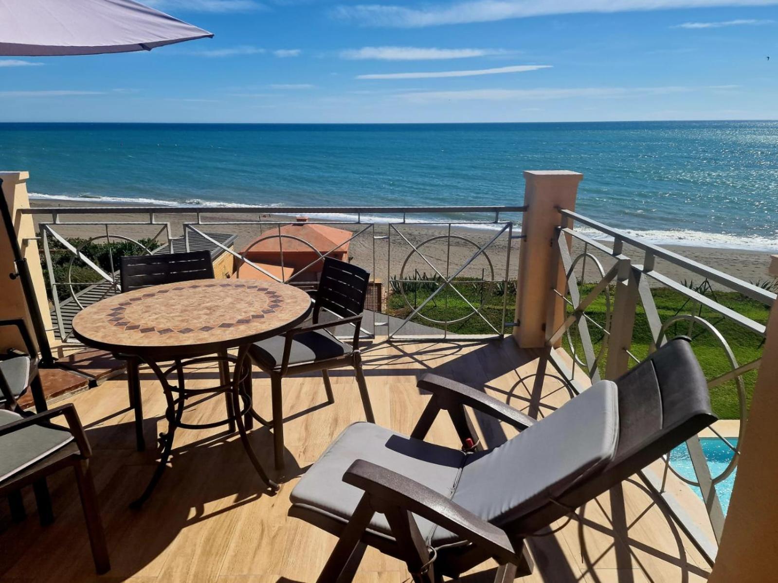 Exclusive Beachfront Penthouse 阿尔马亚特阿尔托 外观 照片
